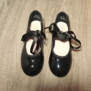 CAPEZIO GIRLS PATENT FLAT TAP SHOES FROM A SMOKE FREE AND PET FREE HOME11M E1 65